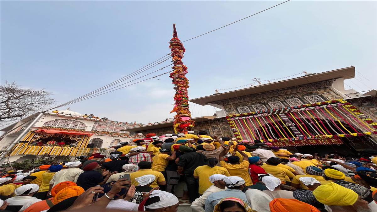 ਸ੍ਰੀ ਗੁਰੂ ਰਾਮ ਰਾਇ ਜੀ ਕੀਰਤਪੁਰ ਸਾਹਿਬ ਵਿਖੇ ਨਤਮਸਤਕ ਹੋਈ ਸੰਗਤ