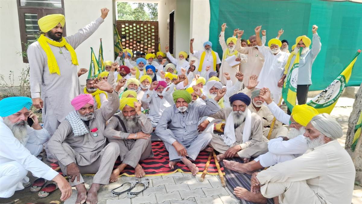 ਕਿਸਾਨਾਂ ਵੱਲੋਂ ਨਹਿਰੀ ਕੋਠੀ ਜਵਾਹਰਕੇ ਦੇ ਐਕਸੀਅਨ ਤੇ ਐੱਸਡੀਓ ਦਾ ਘਿਰਾਓ