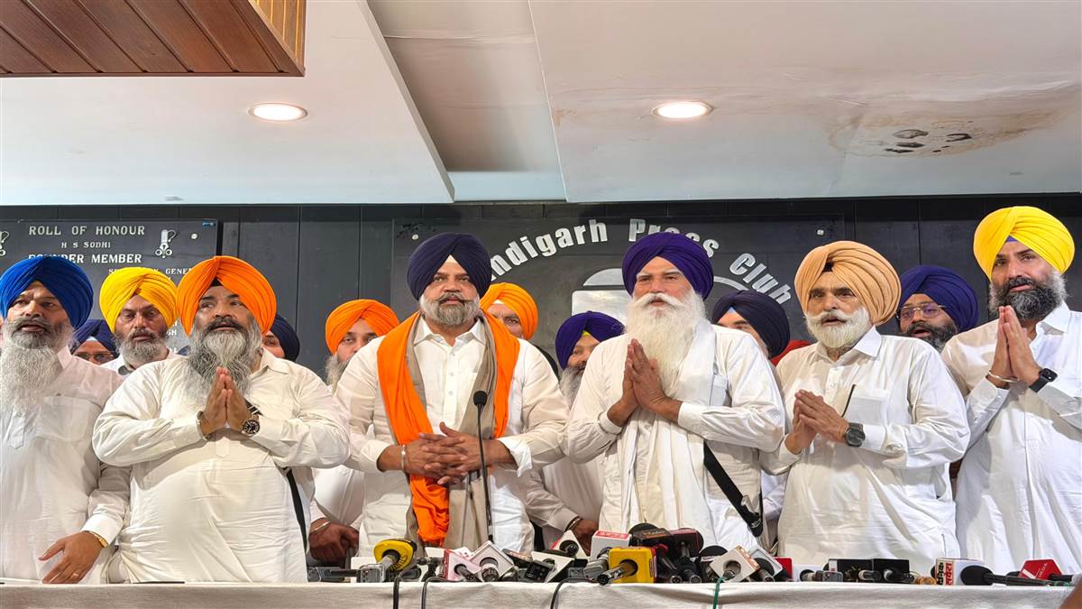ਜੇ ਸੁਖਬੀਰ ਪਿੱਛੇ ਹਟ ਜਾਵੇ ਤਾਂ ਅਕਾਲੀ ਦਲ ਇਕ ਹੋ ਸਕਦੈ : ਇਯਾਲੀ