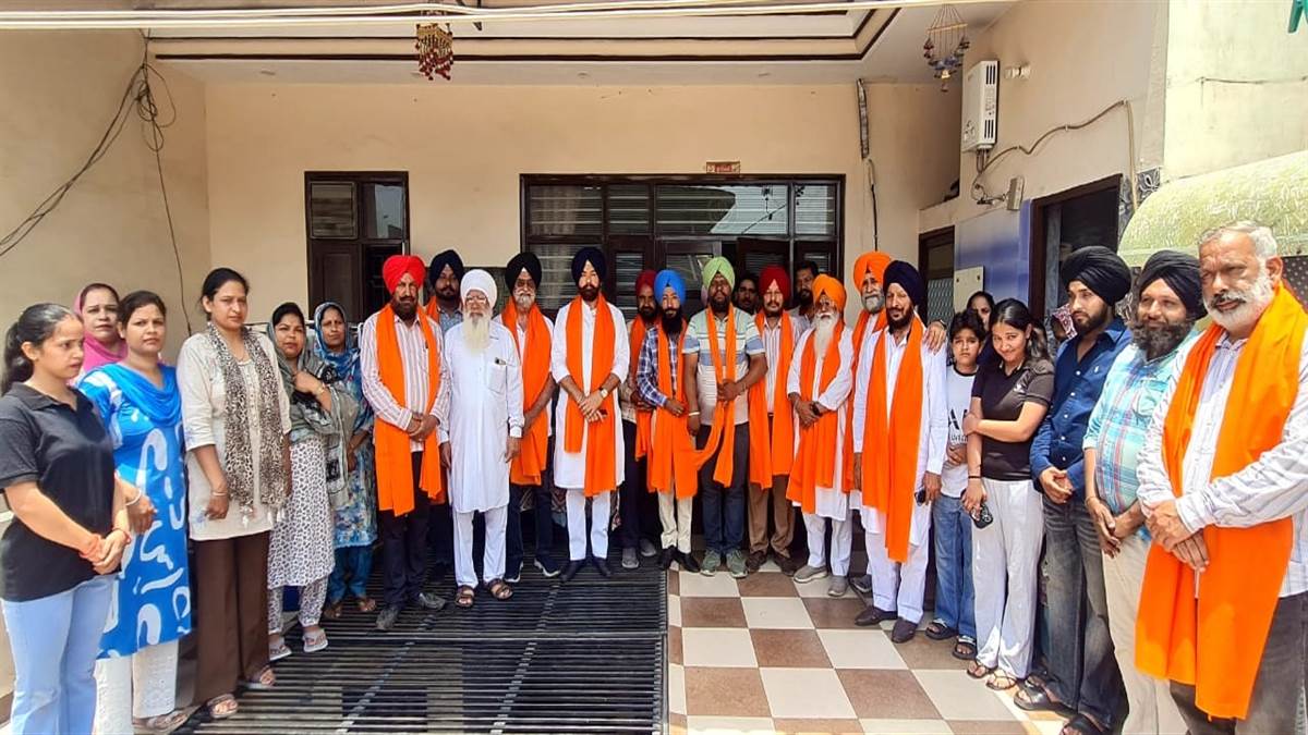 ਸਮਸਪੁਰ ਪਿੰਡ ਵਿੱਚ ਮੁੱਖ ਮੰਤਰੀ ਦੇ ਦੌਰੇ ਤੋਂ ਪਹਿਲਾਂ 'ਆਖ਼ਰੀ ਵੇਲੇ ਦੀ ਸੜਕ ਮੁਰੰਮਤ' 'ਤੇ ਰਾਜੂ ਖੰਨਾ ਦਾ ਆਪ ਸਰਕਾਰ ’ਤੇ ਤਿੱਖਾ ਹਮਲਾ