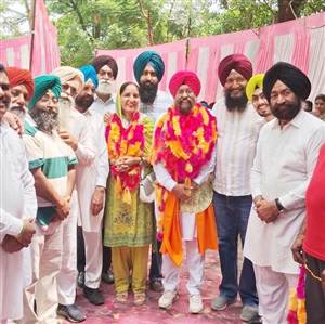 ਕਾਂਗਰਸ ਦੇ ਕੁਲਵਿੰਦਰ ਸਿੰਘ ਲਾਲੀ ਦੇ ਸਿਰ ਸਜਿਆ ਨਗਰ ਕੌਂਸਲ ਦੇ ਪ੍ਰਧਾਨ ਦਾ ਤਾਜ, SAD ਦੀ ਗੁਰਜੀਤ ਕੌਰ ਰੰਧਾਵਾ ਨੂੰ ਚੁਣਿਆ ਗਿਆ ਮੀਤ ਪ੍ਰਧਾਨ