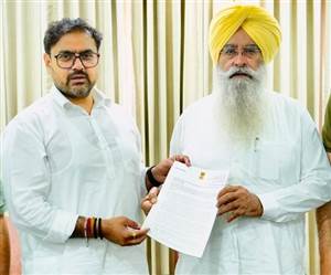 ਜੰਮੂ-ਕਸ਼ਮੀਰ ਦੇ ਮੰਤਰੀ ਸਤੀਸ਼ ਸ਼ਰਮਾ ਨੇ ਗੁਰਮੀਤ ਸਿੰਘ ਖੁੱਡੀਆਂ ਨਾਲ ਕੀਤੀ ਮੀਟਿੰਗ, ਪਸ਼ੂਧਨ ਤੇ ਡੇਅਰੀ ਸੈਕਟਰ ਦੇ ਵਿਕਾਸ ਲਈ ਅੰਤਰਰਾਜੀ ਸਹਿਯੋਗ ਬਾਰੇ ਵਿਚਾਰ-ਚਰਚਾ