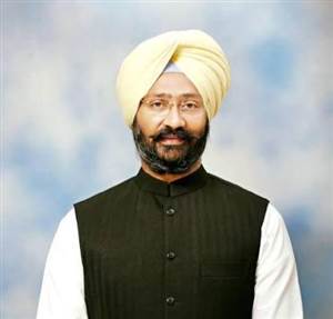 ਬਾਦਲ ਦਲ ਵੱਲੋਂ ਕੇਂਦਰ ਸਰਕਾਰ ਨੂੰ ਬਿਨਾਂ ਸ਼ਰਤ ਸਮਰਥਨ ਦੇਣਾ ਪੰਜਾਬ ਦੇ ਹਿੱਤਾਂ ਨਾਲ ਵੱਡਾ ਧੋਖਾ: ਢੀਂਡਸਾ