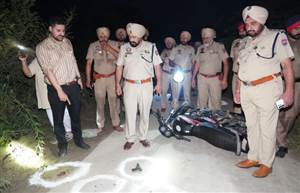 Ferozepur News : ਫਿਰੌਤੀ ਗੈਂਗ ਦੇ ਗੁਰਗਿਆਂ ਦਾ ‘ਫਤਿਹਗੜ੍ਹ ਸਭਰਾ’ ’ਚ ਪੁਲਿਸ ਨਾਲ ਮੁਕਾਬਲਾ, ਜਵਾਬੀ ਫਾਇਰਿੰਗ ’ਚ ਦੋ ਜ਼ਖ਼ਮੀ