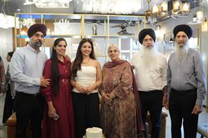 ਮਸ਼ਹੂਰ ਪੰਜਾਬੀ ਅਦਾਕਾਰਾ ਤਾਨੀਆ ਨੇ ਜਲੰਧਰ ’ਚ ‘ਦਿੱਲੀ ਪੈਂਟਸ’ ਸਟੋਰ ਦਾ ਕੀਤਾ ਦੌਰਾ
