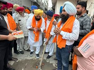 ਵਾਰਡ-44 ’ਚ ਵਿਧਾਇਕ ਸਿੱਧੂ ਨੇ ਕੰਮ ਕਰਵਾਇਆ ਸ਼ੁਰੂ