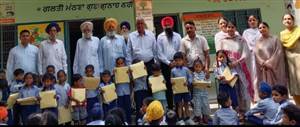 ਮਾਸਟਰ ਮਹਿੰਦਰ ਸਿੰਘ ਨੇ ਵਿਦਿਆਰਥੀਆਂ ਨੂੰ ਵੰਡੀ ਸਟੇਸ਼ਨਰੀ