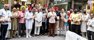 ਸਵਰਨਕਾਰ ਸੰਘ ਤੇ ਮਰਾਠਾ ਮੰਡਲ ਮੋਗਾ ਨੇ ਸ੍ਰੀ ਗਣੇਸ਼ ਮਹਾਉਤਸਵ ਦੇ ਕਾਰਡ ਕੀਤੇ ਜਾਰੀ