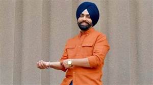 ਕੈਨੇਡਾ 'ਚ ਮਸ਼ਹੂਰ ਪੰਜਾਬੀ ਗਾਇਕ ਦੀ ਕਾਰ ’ਤੇ ਚੱਲੀਆਂ ਗੋਲੀਆਂ, ਵਾਲ-ਵਾਲ ਬਚੀ ਜਾਨ