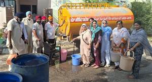 Barnala News : ਪੀਣ ਵਾਲੇ ਪਾਣੀ ਨੂੰ ਤਰਸੇ ਰਾਹੁਲ ਇਨਕਲੇਵ ਦੇ ਵਾਸੀ, ਕਲੋਨਾਈਜ਼ਰ ਤੇ ਪ੍ਰਸ਼ਾਸਨ ਖ਼ਿਲਾਫ਼ ਫੁੱਟਿਆ ਲੋਕਾਂ ਦਾ ਗੁੱਸਾ