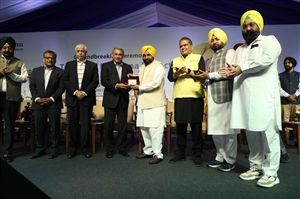 ਪੰਜਾਬ ਸਰਕਾਰ ਨਾਲ ਟਾਟਾ ਸਟੀਲ ਦਾ 2,600 ਕਰੋੜ ਦਾ ਵੱਡਾ ਨਿਵੇਸ਼, 2,500 ਨੌਜਵਾਨਾਂ ਨੂੰ ਮਿਲੇਗਾ ਰੋਜ਼ਗਾਰ