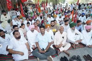 ਵੋਟ ਚੋਰੀ ਤੇ ਐੱਸਆਈਆਰ ਦੇ ਵਿਰੋਧ ’ਚ ਕਾਂਗਰਸ ਵੱਲੋਂ ਡੀਸੀ ਦਫ਼ਤਰ ਅੱਗੇ ਧਰਨਾ