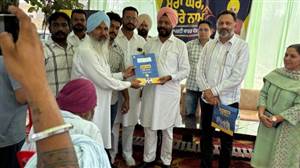 ਹਲਕਾ ਇੰਚਾਰਜ ਕੋਟਫੱਤਾ ਨੇ ਵੰਡੇ ਪ੍ਰਾਪਰਟੀ ਕਾਰਡ