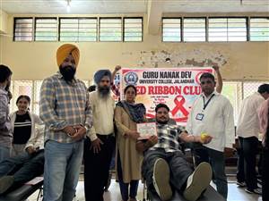 50 ਤੋਂ ਵੱਧ ਵਿਦਿਆਰਥੀਆਂ ਨੇ ਕੀਤਾ ਖ਼ੂਨਦਾਨ