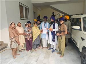 ਜਥੇਦਾਰ ਅਕਾਲ ਤਖ਼ਤ ਸਾਹਿਬ ਗਿਆਨੀ ਕੁਲਦੀਪ ਸਿੰਘ ਗੜਗੱਜ ਨੂੰ ਸੌਂਪਿਆ ਮੰਗ ਪੱਤਰ, ਸਿੱਖ ਨੌਜਵਾਨ ਦੇ ਕਤਲ ਮਾਮਲੇ ’ਚ ਇਨਸਾਫ਼ ਦੀ ਗੁਹਾਰ