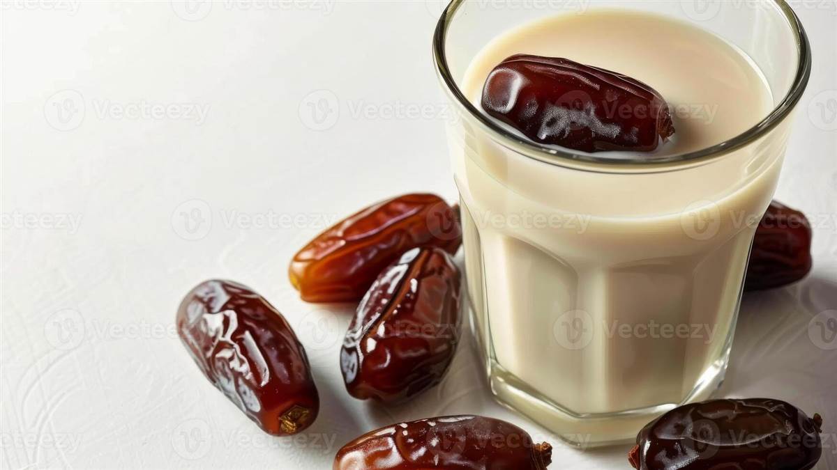 ਸੌਣ ਤੋਂ ਪਹਿਲਾਂ ਦੁੱਧ 'ਚ ਖਜੂਰ ਮਿਲਾ ਕੇ ਪੀਣ ਨਾਲ ਹੋਣਗੇ 8 ਫਾਇਦੇ, ਹਰ ਕੋਈ ਪੁੱਛੇਗਾ ਸਿਹਤ ਦਾ ਰਾਜ਼