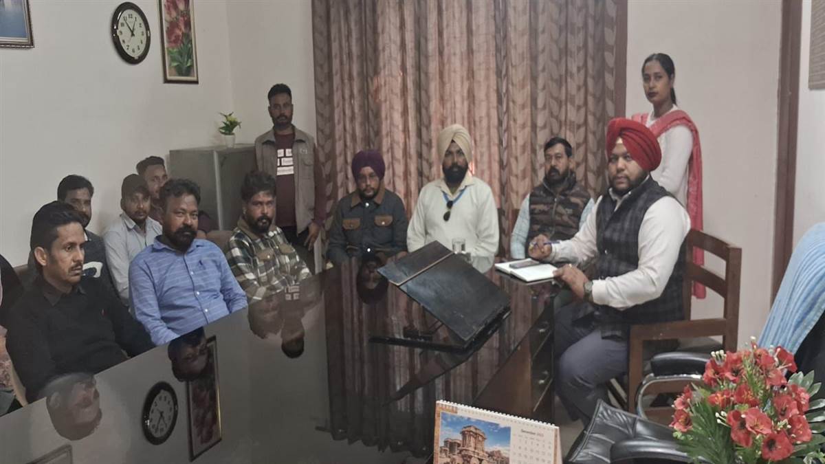 ਕੂੜੇ ਨੂੰ ਸਾੜਨ ਤੋਂ ਰੋਕਣ ਲਈ ਕਰਵਾਇਆ ਜਾਗਰੂਕਤਾ ਪ੍ਰੋਗਰਾਮ