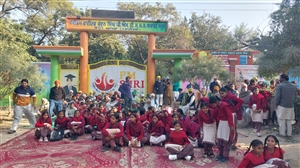 ਵਿਦਿਆਰਥੀਆਂ ਨੇ ਸਕੂਲ ਦੇ ਮੇਨ ਗੇਟ ਨੂੰ ਜੜਿਆ ਤਾਲਾ, ਮਿਲਿਆ ਕਿਸਾਨ ਜਥੇਬੰਦੀਆਂ ਦਾ ਵੀ ਸਾਥ;  ਕਰ ਰਹੇ ਇਹ ਮੰਗ