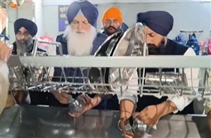 ਵਿਰਸਾ ਸਿੰਘ ਵਲਟੋਹਾ ਨੇ ਸ੍ਰੀ ਹਰਿਮੰਦਰ ਸਾਹਿਬ 'ਚ ਸ਼ੁਰੂ ਕੀਤੀ ਧਾਰਮਿਕ ਸੇਵਾ; ਸ੍ਰੀ ਅਕਾਲ ਤਖਤ ਸਾਹਿਬ ਨੇ ਦਿੱਤਾ ਸੀ ਤਨਖਾਹੀਆ ਕਰਾਰ