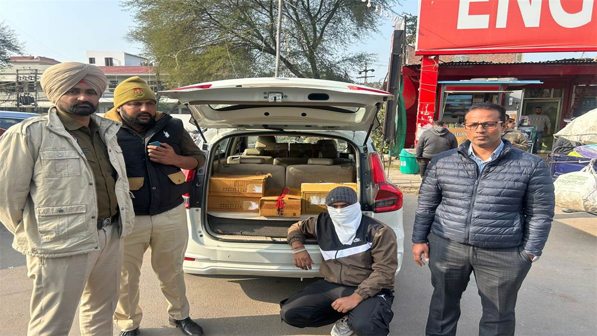 ਆਬਕਾਰੀ ਵਿਭਾਗ ਵੱਲੋਂ ਖਰੜ ਅਤੇ ਮੁਹਾਲੀ ਵਿਚ ਛਾਪੇਮਾਰੀ ਦੌਰਾਨ ਨਾਜਾਇਜ਼ ਸ਼ਰਾਬ ਬਰਾਮਦ