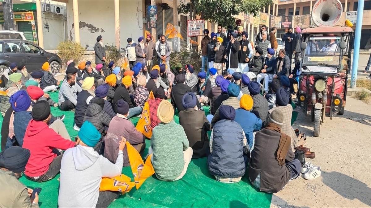 ਗੁਰੂ ਜੀ ਬਾਰੇ ਕਥਿਤ ਅਪਮਾਨਜਨਕ ਟਿੱਪਣੀਆਂ ਖ਼ਿਲਾਫ਼ ਐੱਸਏਡੀ ਵੱਲੋਂ ਧਰਨਾ