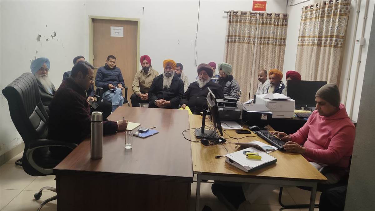 ਸੰਘਰਸ਼ ਕਮੇਟੀ ਨੇ ਬਿਆਸ ਪੁਲ ’ਤੇ ਕੰਮ ਰੋਕਿਆ