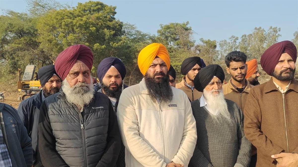 ਘੱਗਰ ਦਰਿਆ ਦਾ ਪਾੜ ਨਾ ਪੂਰਨ ’ਤੇ ਸਰਕਾਰ ਖ਼ਿਲਾਫ਼ ਪ੍ਰਗਟਾਇਆ ਰੋਸ