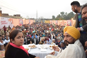 Punjab Elections 2022 : CM ਚੰਨੀ ਦੀ ਮੋਗਾ ਵਾਸੀਆਂ ਨੂੰ ਅਪੀਲ, ਕਿਹਾ ਮਾਲਵਿਕਾ ਸੂਦ ਨੂੰ ਵਿਧਾਇਕ ਤੁਸੀਂ ਬਣਾਓ, ਮੰਤਰੀ ਮੈਂ ਬਣਾਵਾਂਗਾ