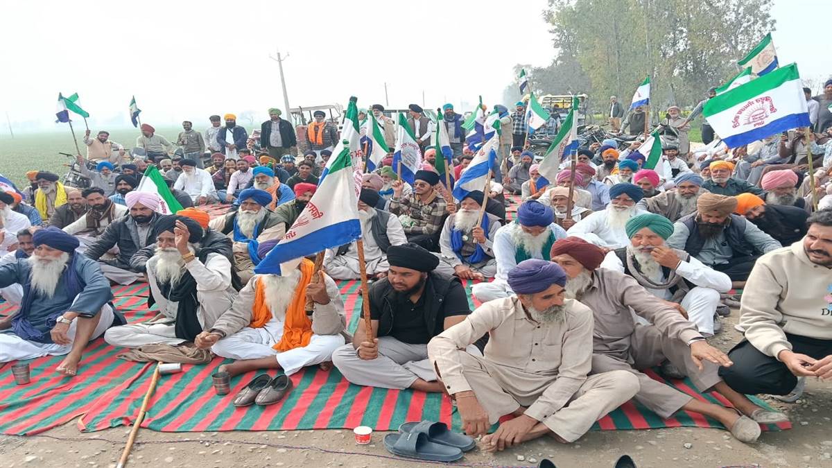 ਰੋਪੜ ਨਹਿਰ ਪੁਲ ਬਣਿਆ ਖਤਰੇ ਦਾ ਕੇਂਦਰ, ਅਧੂਰੀ ਸੜਕ ’ਤੇ ਵਧਿਆ ਰੋਸ