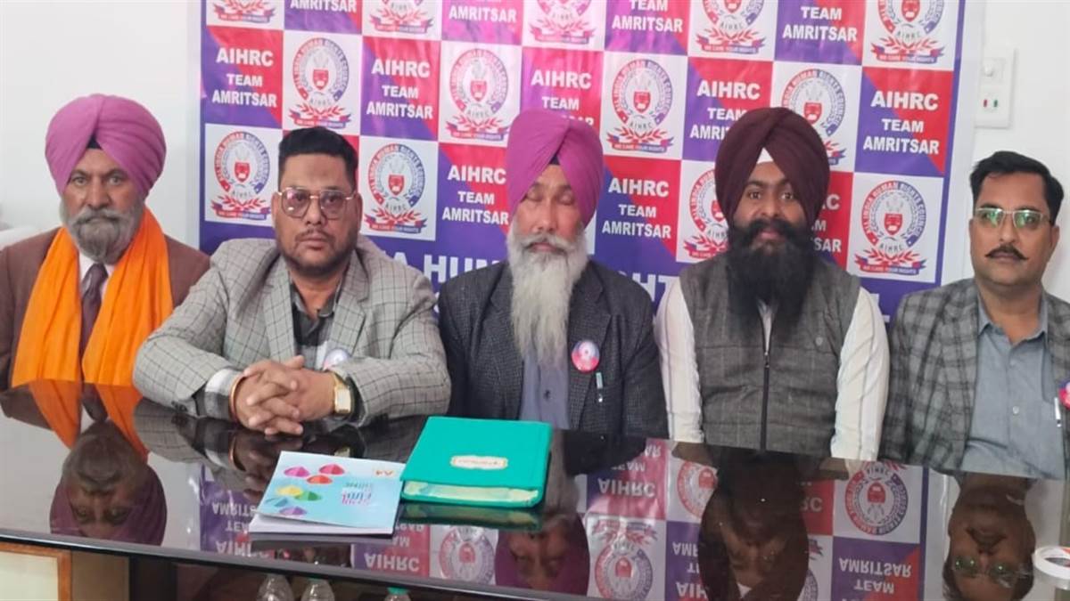 ਸਫ਼ਾਈ ਸੇਵਕਾਂ ਨਾਲ ਧੱਕਾ ਬਰਦਾਸ਼ਤ ਨਹੀਂ ਕੀਤਾ ਜਾਵੇਗਾ : ਆਜ਼ਾਦ