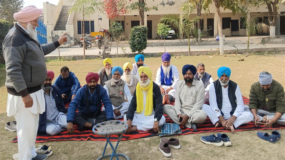 ਸੰਯੁਕਤ ਕਿਸਾਨ ਮੋਰਚਾ ਤੇ ਟਰੇਡ ਯੂਨੀਅਨਾਂ ਦੀ ਸਾਂਝੀ ਮੀਟਿੰਗ ਹੋਈ