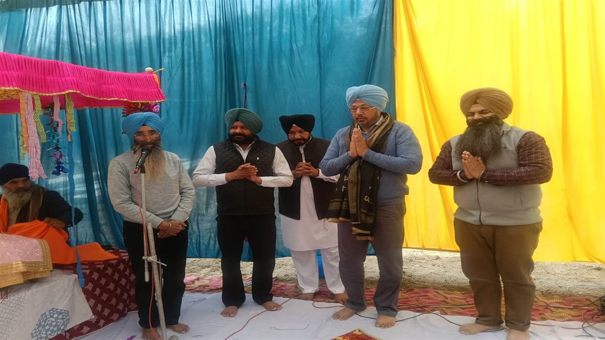 ਸ੍ਰੀ ਅਖੰਡ ਪਾਠ ਸਾਹਿਬ ਦੇ ਭੋਗ ਪਾਏ