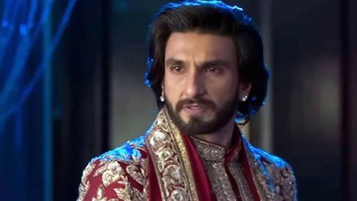 Ranveer Singh ਨੂੰ Whatsapp 'ਤੇ ਮਿਲੀ ਧਮਕੀ, ਧੁਰੰਧਰ ਅਦਾਕਾਰ ਤੋਂ ਮੰਗੀ ਗਈ ਕਰੋੜਾਂ ਦੀ ਫਿਰੌਤੀ