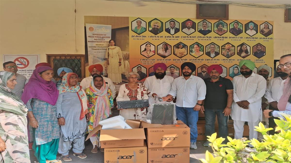 ਸਰਕਾਰ ਵੱਲੋਂ ਭੇਜੇ ਗਏ ਡਿਜੀਟਲ ਬੁਨਿਆਦੀ ਢਾਂਚੇ ਦੀ ਘੁੰਡ ਚੁਕਾਈ