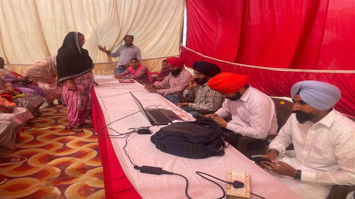 ਮੁਖ ਮੰਤਰੀ ਸਿਹਤ ਬੀਮਾ ਯੋਜਨਾ ਦੇ ਕਾਰਡ ਬਣਾਏ