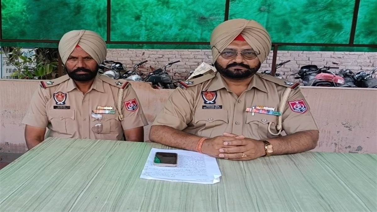 ਪਿੰਡ ਪੱਖੋਕੇ ਵਿਖੇ ਸਰਪੰਚ ਤੋਂ ਦੁਖੀ ਵਿਅਕਤੀ ਟਾਵਰ ’ਤੇ ਚੜ੍ਹਿਆ