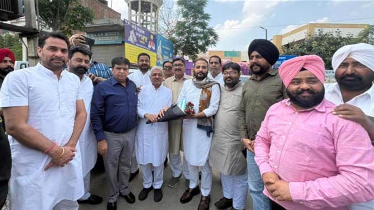 ਨਗਰ ਕੌਂਸਲ ਦੀ ਮੀਟਿੰਗ 'ਚ ਪਹੁੰਚੇ ਸਾਬਕਾ ਵਿਧਾਇਕ ਆਵਲਾ