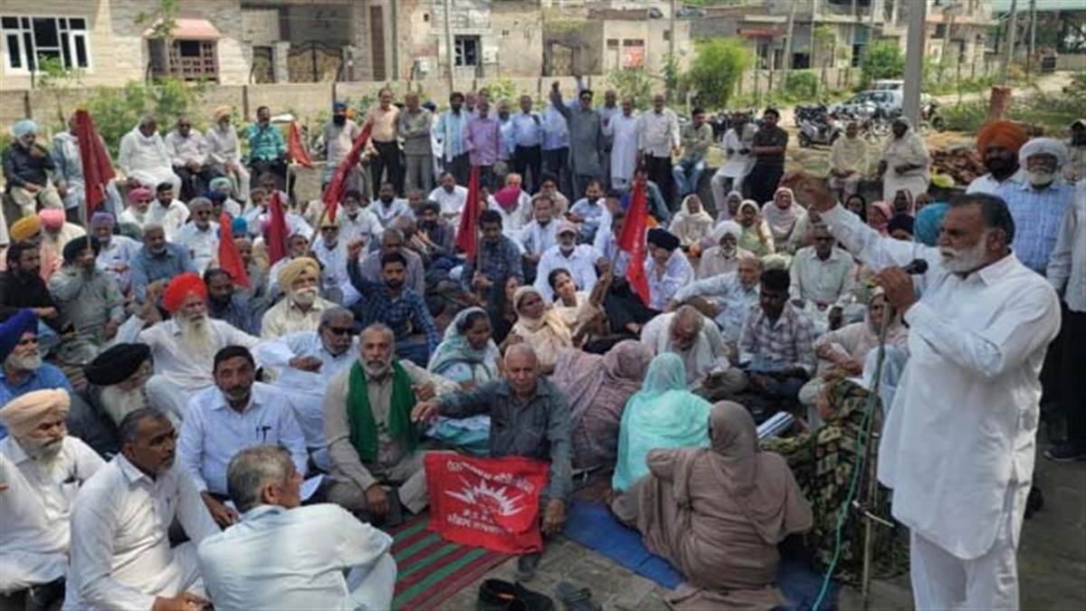 ਪੈਨਸ਼ਨਰਜ਼ ਐਸੋਸੀਏਸ਼ਨ ਦੇ ਵਫਦ ਵਲੋਂ ਰੋਸ ਧਰਨਾ