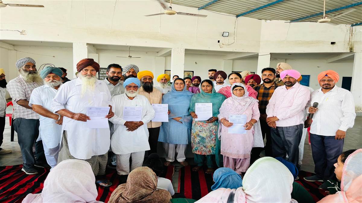 ਵਿਧਾਇਕ ਭਰਾਜ ਨੇ ਲਾਭਪਾਤਰੀਆਂ ਨੂੰ 90 ਪ੍ਰਾਪਰਟੀ ਕਾਰਡ ਸੌਂਪੇ