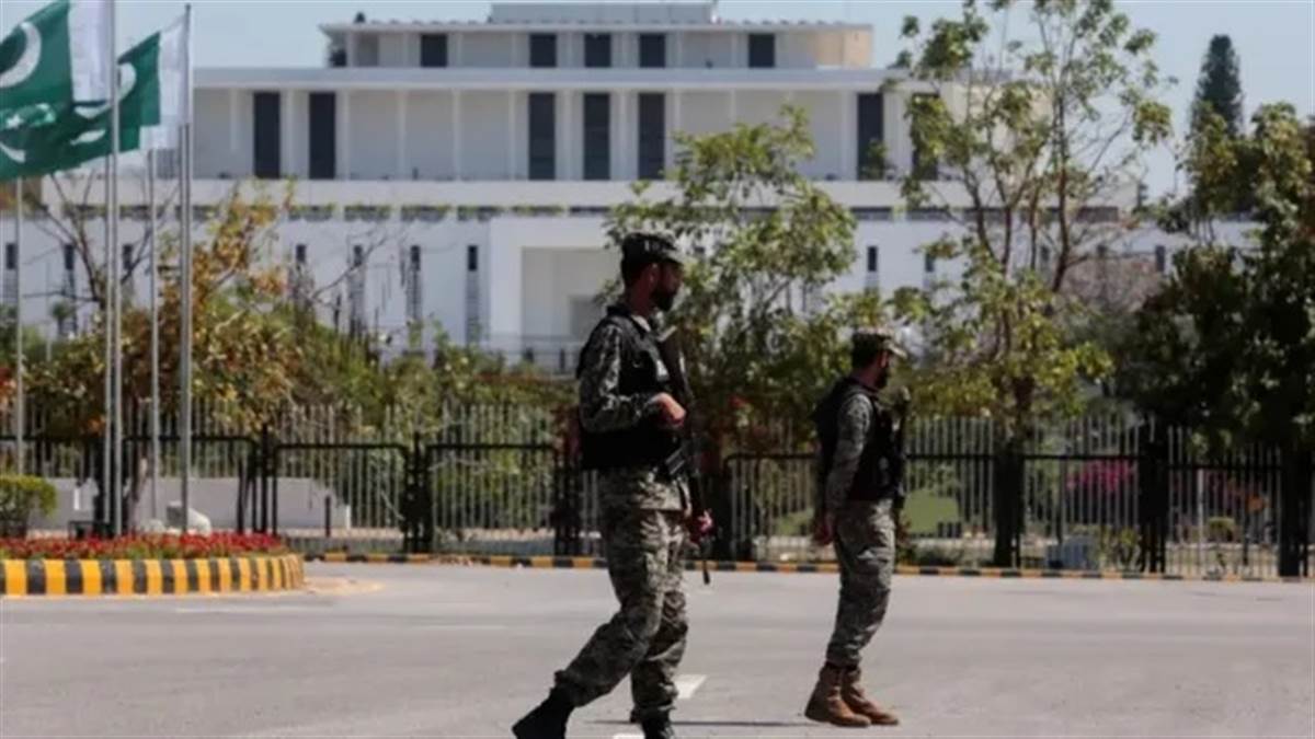 ਅਮਰੀਕਾ-ਈਰਾਨ ਗੱਲਬਾਤ ਦੌਰਾਨ ਪਾਕਿਸਤਾਨ ਲਾਈਮਲਾਈਟ 'ਚ ; ਇਸਲਾਮਾਬਾਦ ਹਾਈ ਅਲਰਟ 'ਤੇ, ਦੁਨੀਆ ਦੀਆਂ ਨਜ਼ਰਾਂ ਟਿਕੀਆਂ