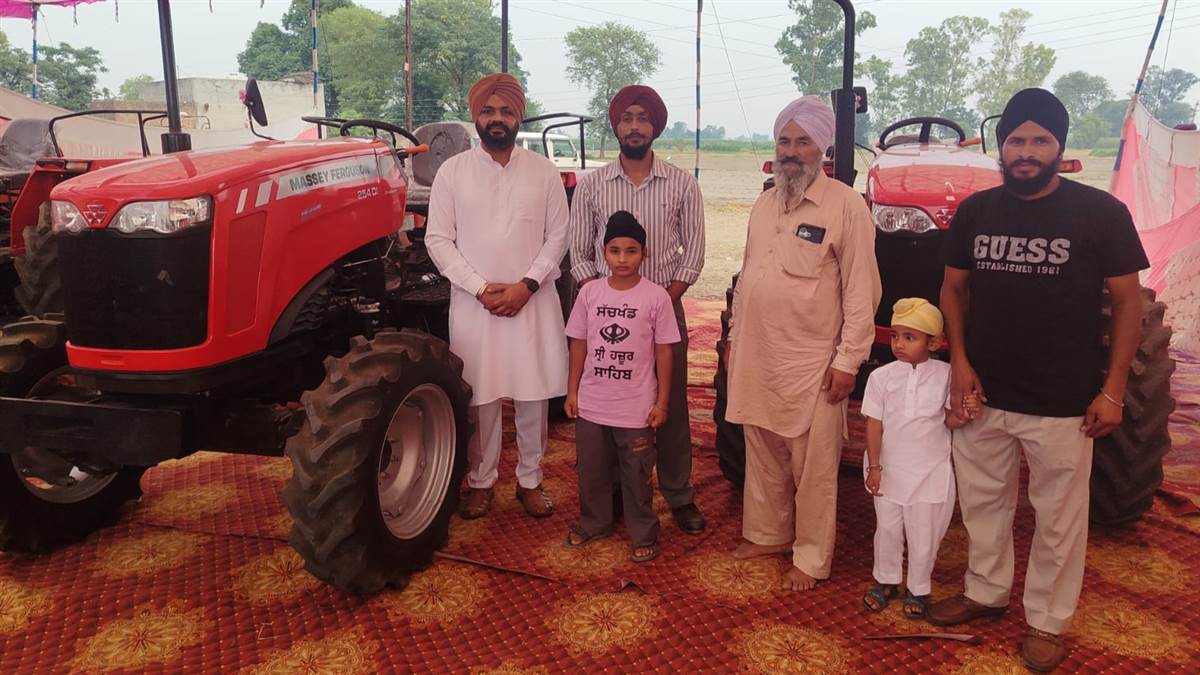 ਸ਼ਹੀਦੀ ਜੋੜ ਮੇਲੇ ਮੌਕੇ ਮੈਸੀ ਟਰੈਕਟਰਾਂ ਦੀ ਵਿਸ਼ਾਲ ਪ੍ਰਦਰਸ਼ਨੀ