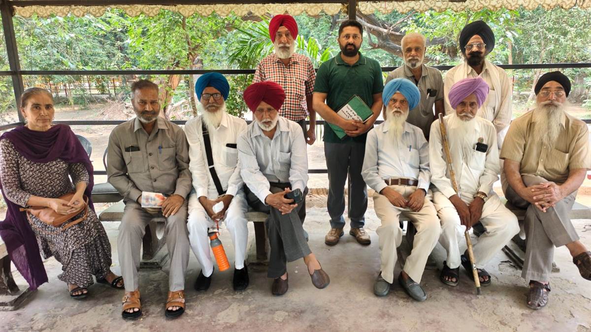 ਨੇਚਰ ਪਾਰਕ ਵਿਖੇ ਲਿਖਾਰੀ ਸਭਾ ਦੀ ਹੋਈ ਮੀਟਿੰਗ