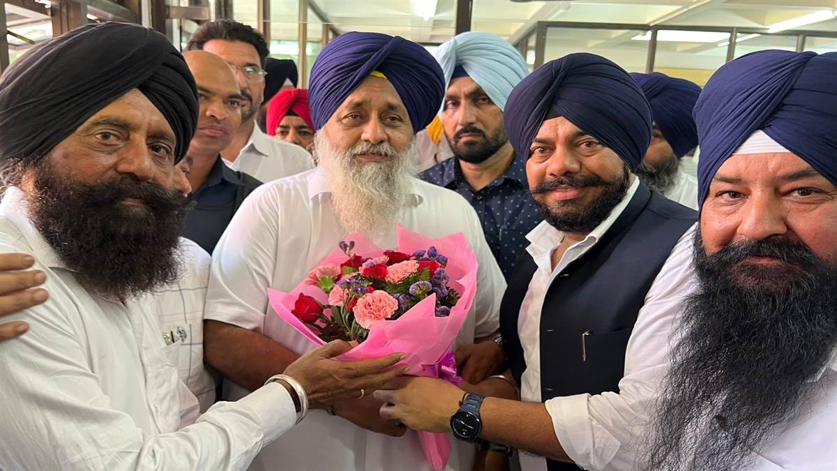 ਖੁਰਾਣਾ ਦੀ ਅਗਵਾਈ ਹੇਠ ਸੁਖਬੀਰ ਬਾਦਲ ਨੂੰ ਮਿਲੇ ਅਕਾਲੀ ਆਗੂ