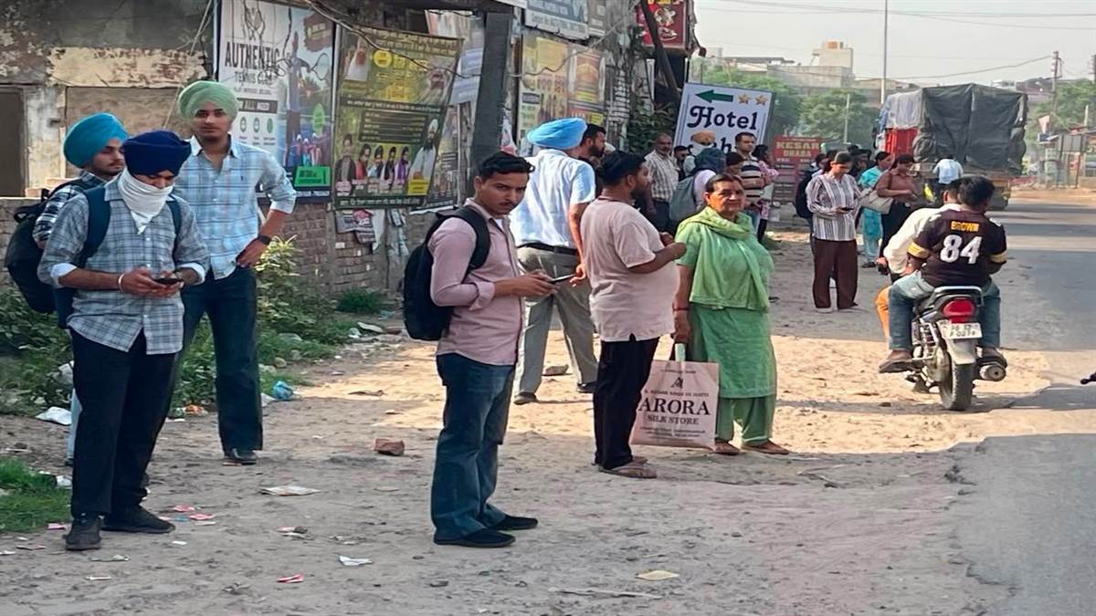 ਕੱਚੇ ਕਾਮਿਆਂ ਦੀ ਹੜਤਾਲ ਦੇ ਪਹਿਲੇ ਦਿਨ ਰੋਡਵੇਜ ਨੂੰ ਪਿਆ ਚਾਰ ਲੱਖ ਤੋਂ ਵੱਧ ਦਾ ਘਾਟਾ