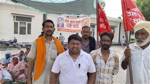 ਸਰਕਾਰ ਵੱਲੋਂ ਵਾਅਦੇ ਤੋਂ ਮੁੱਕਰਨ ਕਾਰਨ ਹੱਕਾਂ ਲਈ ਮੁੜ ਸੜਕਾਂ 'ਤੇ ਸਫ਼ਾਈ ਸੇਵਕ