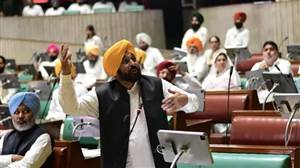 ਪੰਜਾਬ 'ਚ ਨਿੱਜੀ ਸਕੂਲਾਂ ਦੀ ਮਨਮਾਨੀ ਫੀਸ 'ਤੇ ਬ੍ਰੇਕ, 5% ਤੋਂ ਜ਼ਿਆਦਾ ਵਾਧੇ ਲਈ ਮਨਜ਼ੂਰੀ ਜ਼ਰੂਰੀ; ਉਲੰਘਣਾ 'ਤੇ ਮਾਨਤਾ ਰੱਦ