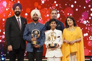 Amritsar News : ਸ਼ਬਦ ਅਰੋੜਾ ਨੇ 'ਵਾਇਸ ਆਫ਼ ਪੰਜਾਬ ਮਾਸਟਰ ਚੈਂਪਸ ਏਕ ਤੇ ਏਕ 11' ਦਾ ਜਿੱਤਿਆ ਖਿਤਾਬ