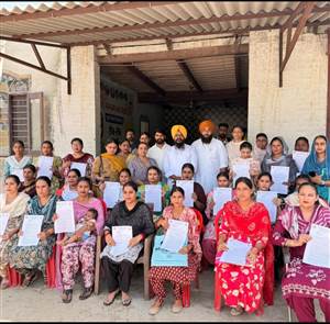 ਵਿਧਾਇਕ ਮਨਜੀਤ ਬਿਲਾਸਪੁਰ ਨੇ ਆਂਗਨਵਾੜੀ ਹੈਲਪਰਾਂ ਨੂੰ ਨਿਯੁਕਤੀ ਪੱਤਰ ਵੰਡੇ