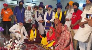 ਅਕਾਲੀ ਦਲ ਅੰਮ੍ਰਿਤਸਰ ਦੇ ਹਲਕਾ ਇੰਚਾਰਜ ਸੁਰਜੀਤ ਸਿੰਘ ਖਾਲਿਸਥਾਨੀ ਬਣੇ ਗਰੀਬ ਧੀ ਦੇ ਸਹਾਰਾ, ਸੰਗਤ ਦੇ ਸਹਿਯੋਗ ਨਾਲ ਕਰਵਾਇਆ ਵਿਆਹ