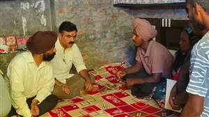 ਗੁਲਜ਼ਾਰ ਖ਼ੁਦਕੁਸ਼ੀ ਮਾਮਲੇ 'ਚ ਰਾਸ਼ਟਰੀ SC ਕਮਿਸ਼ਨ ਸਖ਼ਤ, ਪਰਿਵਾਰ ਨਾਲ ਮਿਲੇ ਚੇਅਰਮੈਨ; ਬੋਲੇ- ਕਿਸੇ ਨੂੰ ਬਖ਼ਸ਼ਿਆ ਨਹੀਂ ਜਾਵੇਗਾ